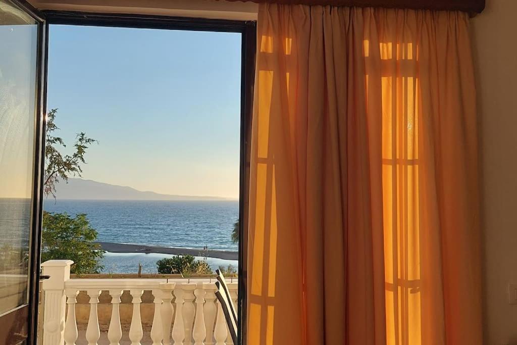 Apartment Tinka In Saranda Экстерьер фото