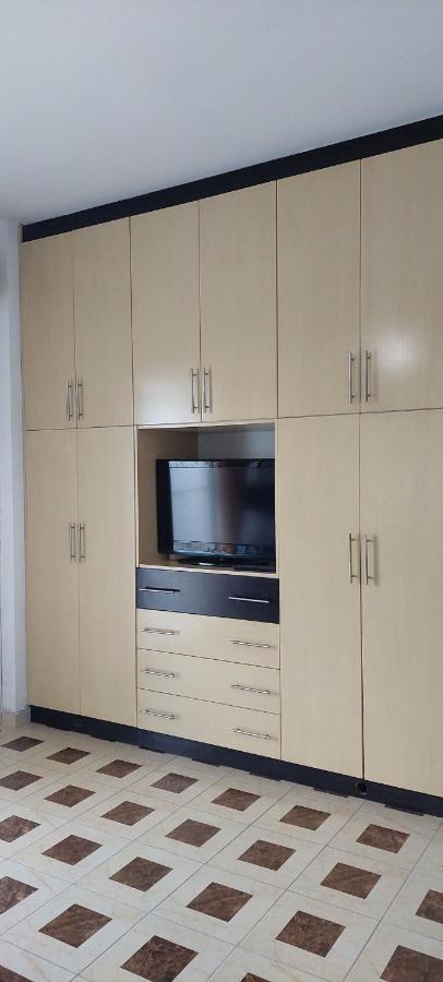 Apartment Tinka In Saranda Экстерьер фото