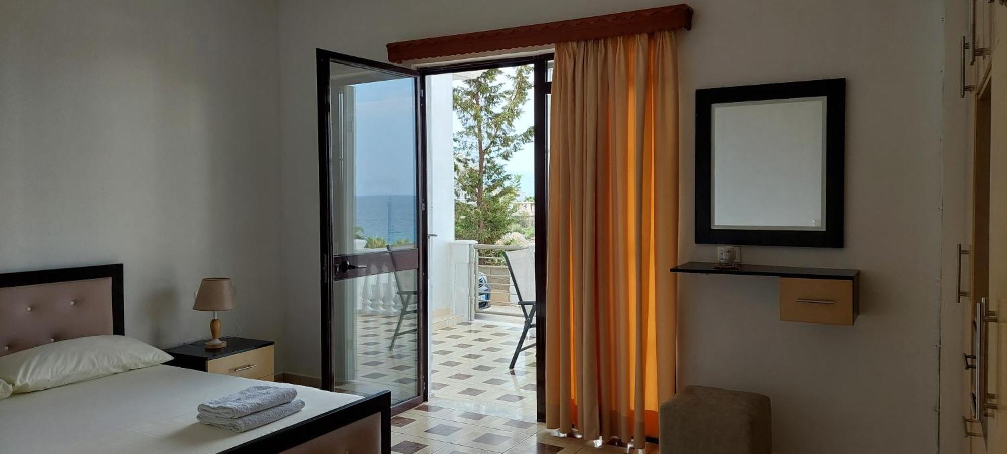 Apartment Tinka In Saranda Экстерьер фото